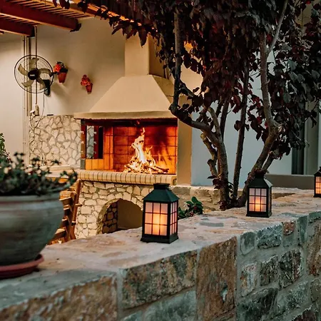 Villa Maria With Heated Pool, Next To The